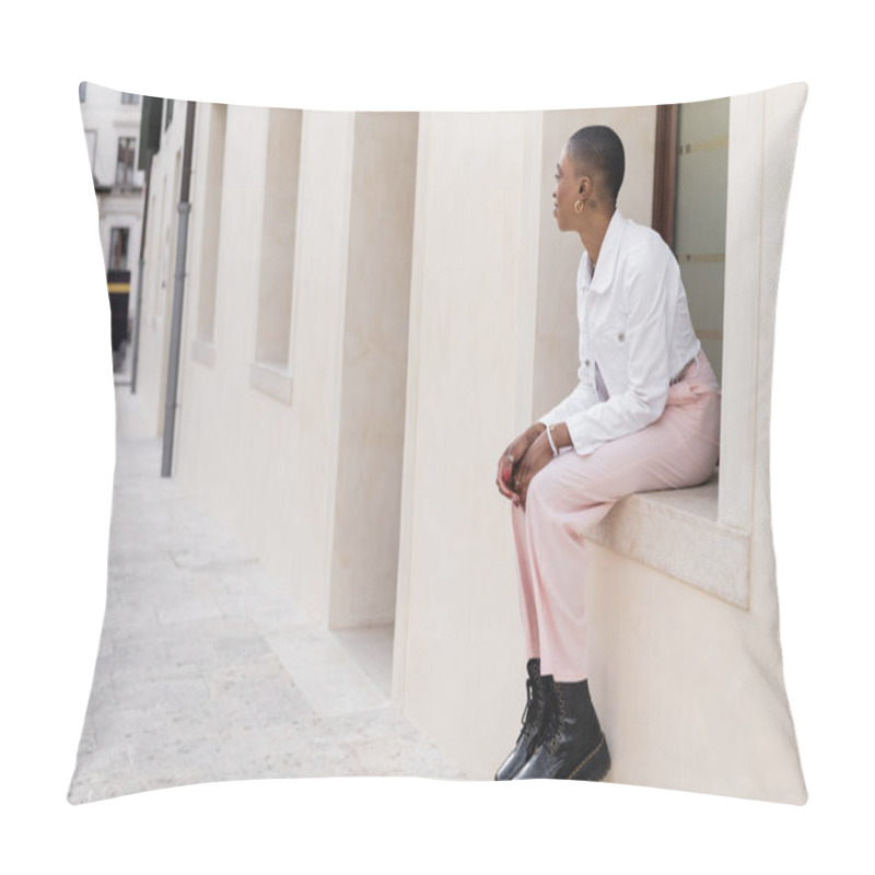 Personality  Side View Of Stylish African American Woman Sitting On Windowsill Of Building On City Street In Treviso Pillow Covers