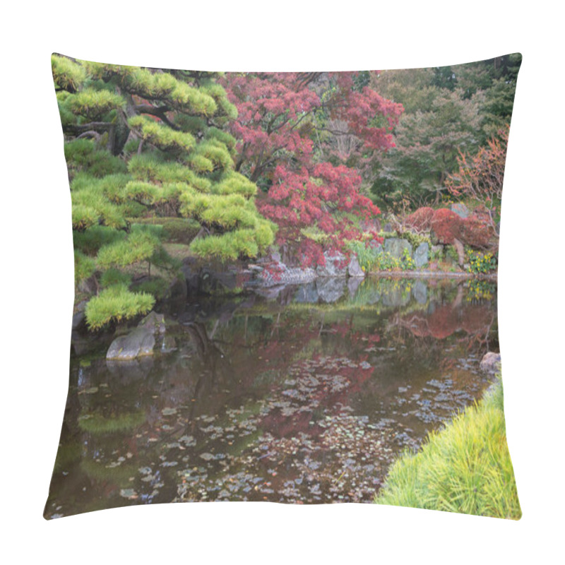 Personality  Autumn Leaves Scenery With Japanese Garden In Japan Pillow Covers