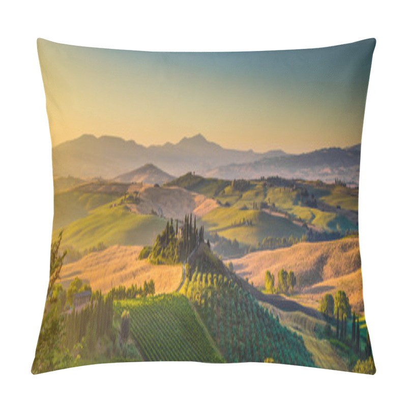 Personality  Tuscany Landscape Panorama At Sunrise, Val D'Orcia, Italy Pillow Covers