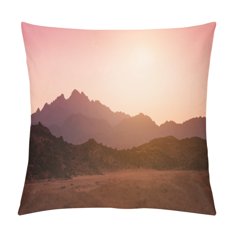 Personality  Beautiful Mountains In The Arabian Desert At Sunset Pillow Covers