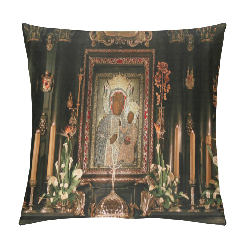 Personality  Wonderful Image Of The Black Madonna Of Czestochowa Pillow Covers