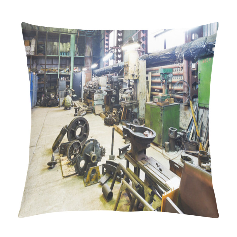 Personality  Turnery With Lathes And Disassembled Engine Pillow Covers