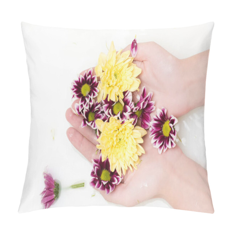 Personality  Chrysanthemum Flowers Pillow Covers