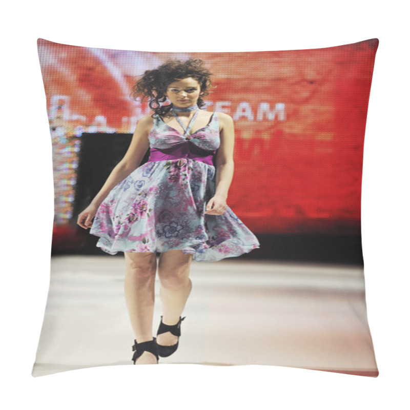 Personality  Fashion Show Woman Catwalk Pillow Covers