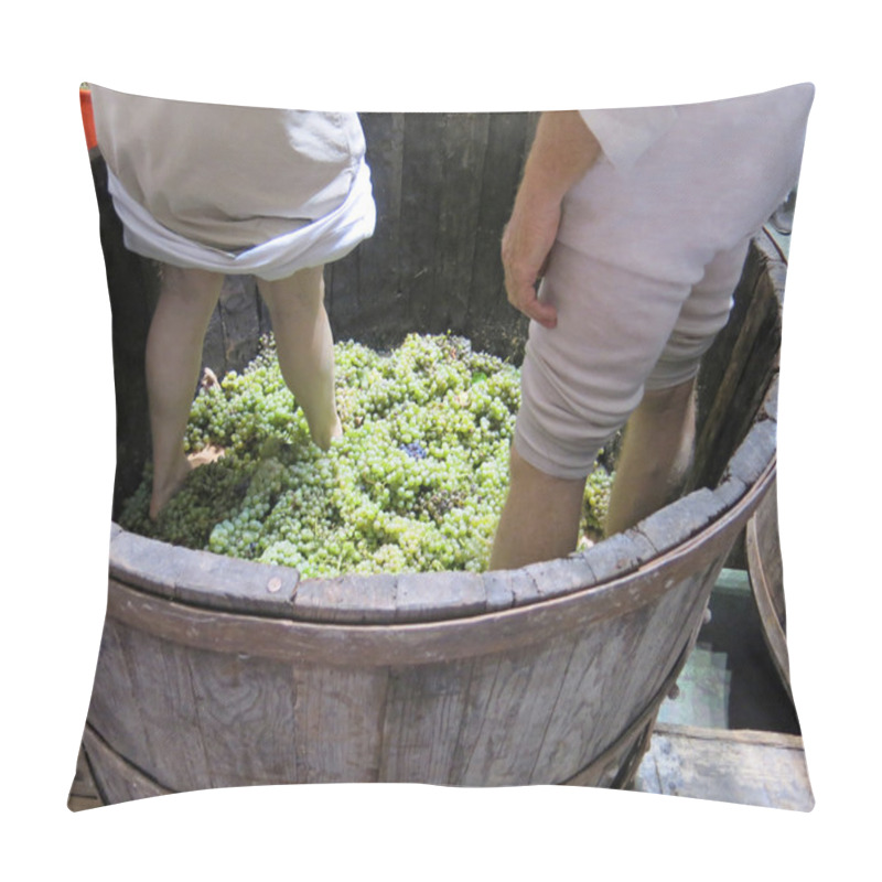 Personality  Men And Women Inside The Tank To Press The White Grapes Pillow Covers