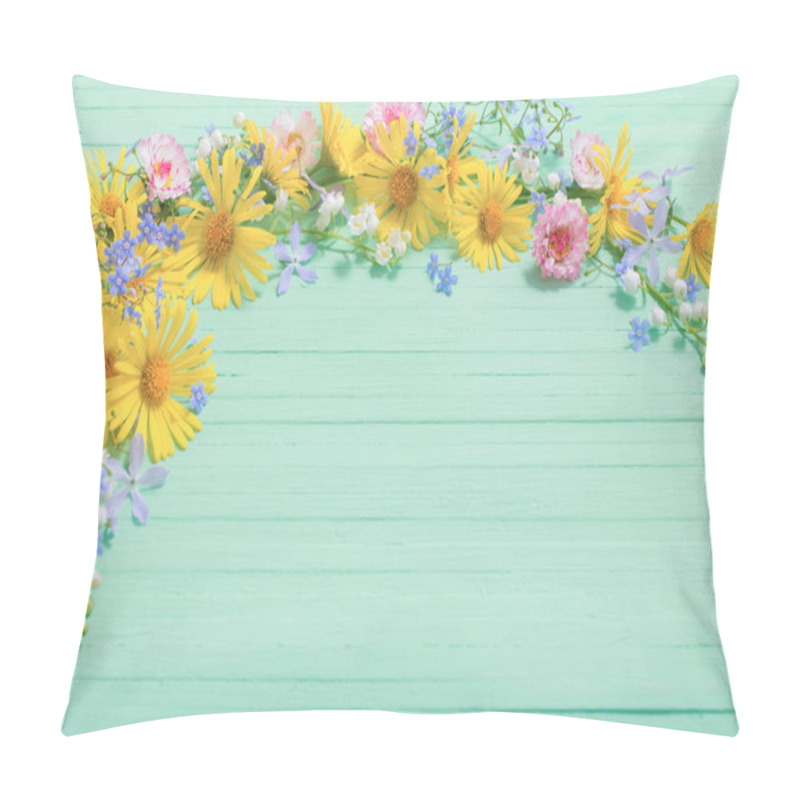 Personality  Frame Of Beautiful Flowers On Green Wooden Background Pillow Covers