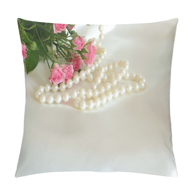 Personality  Roses And Pearls On The White Silk Pillow Covers