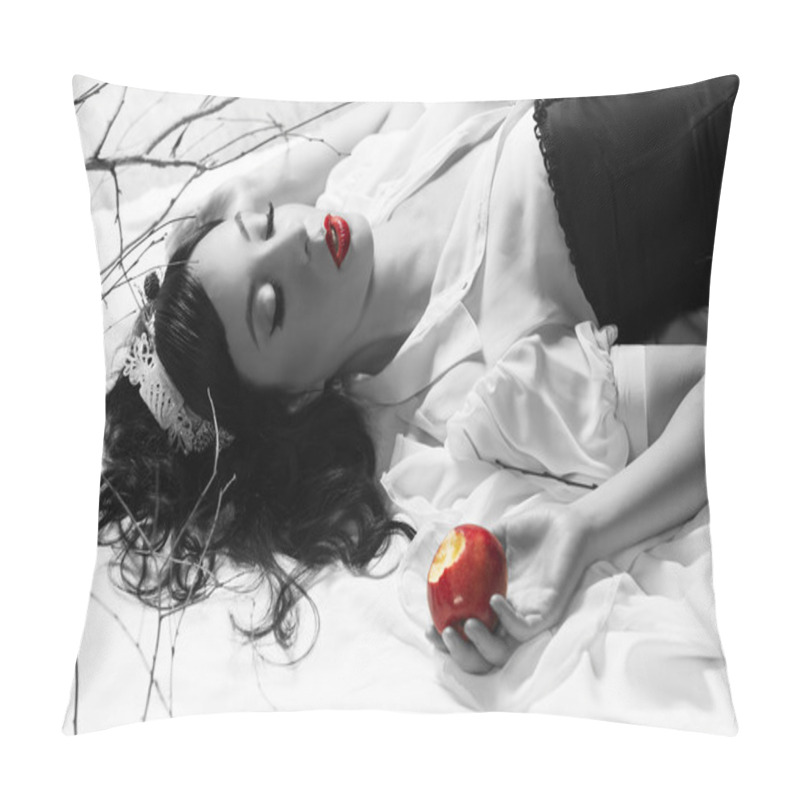 Personality  Snow-white Pillow Covers