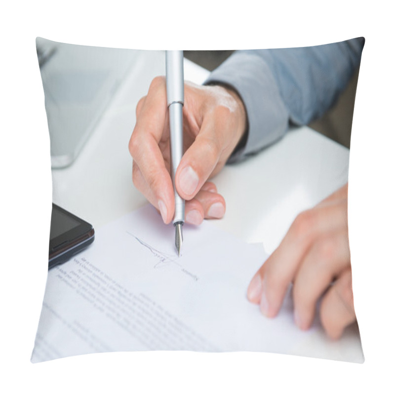 Personality  Businessman Signing Contract Pillow Covers