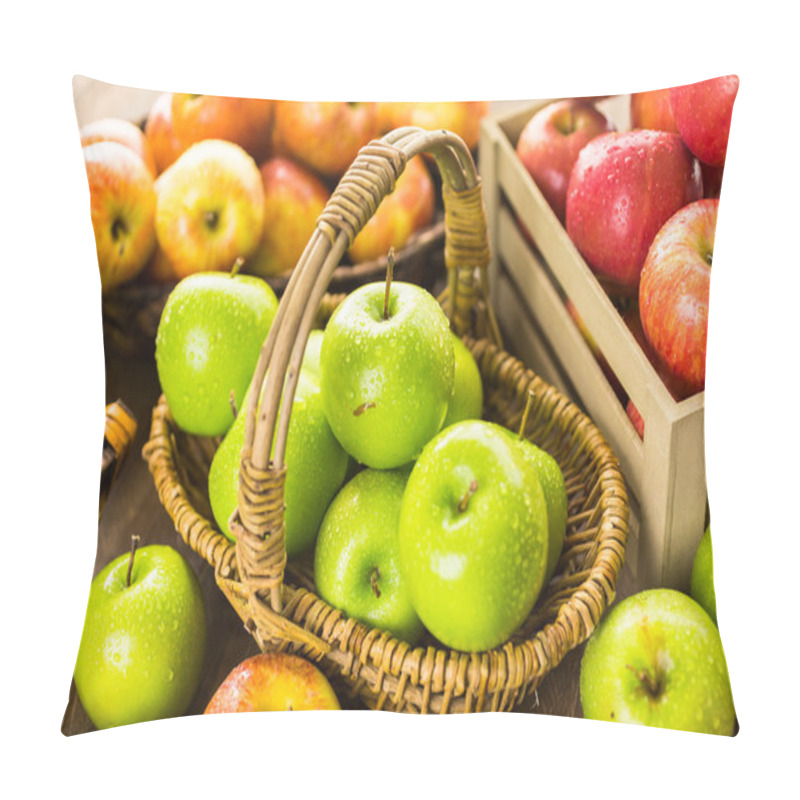 Personality  Variety Of Organic Apples Pillow Covers