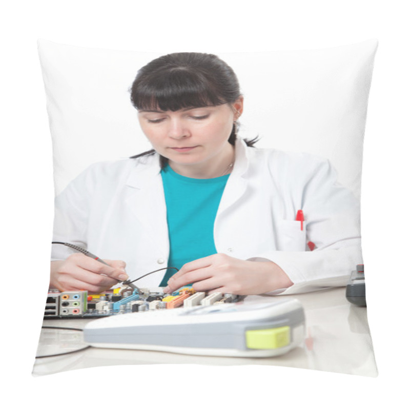 Personality  Female Support Computer Engineer - IT Woman Repair Defect Pillow Covers