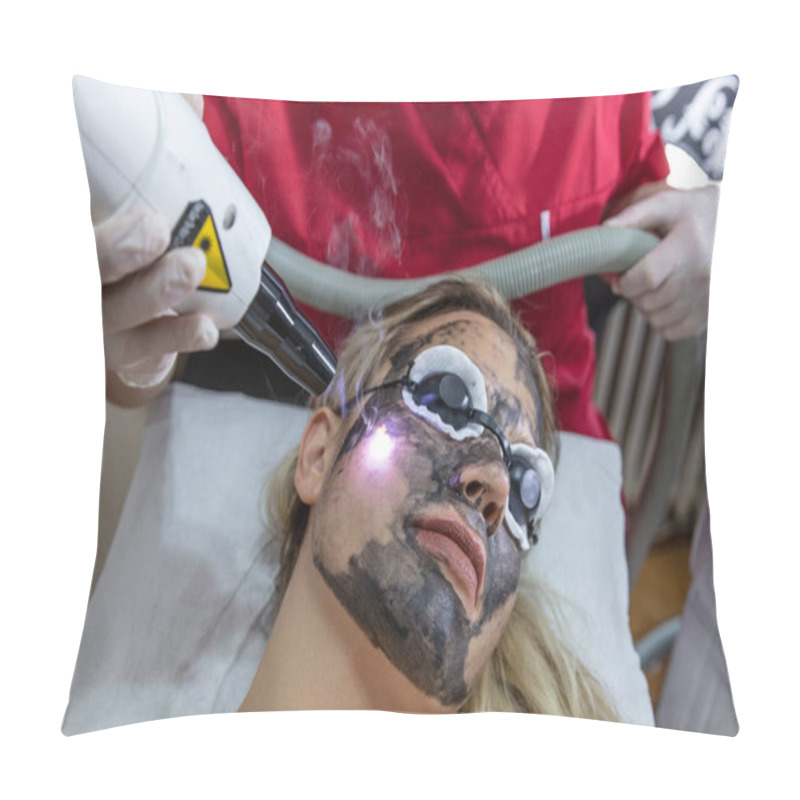 Personality  The Cosmetologist Applies The Carbon Nanogel To The Skin Of The Client's Face. Preparation For Laser Treatment Of The Skin. Carbon Face Peeling. Pillow Covers