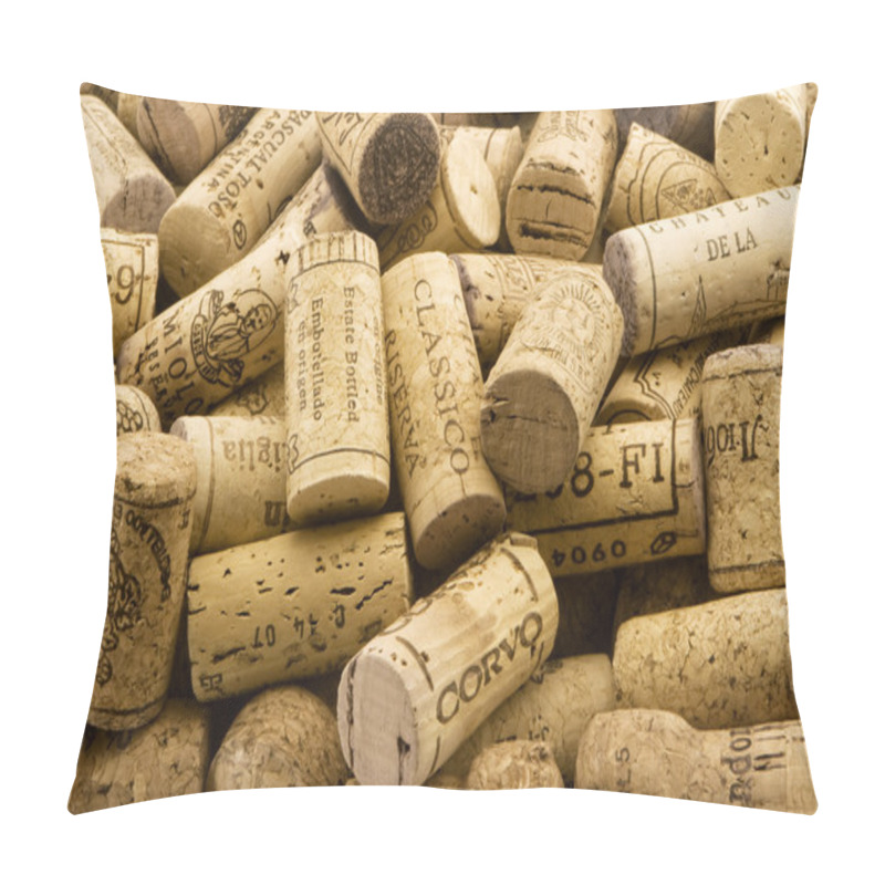 Personality  Stoppers From Bottles With Wine Pillow Covers