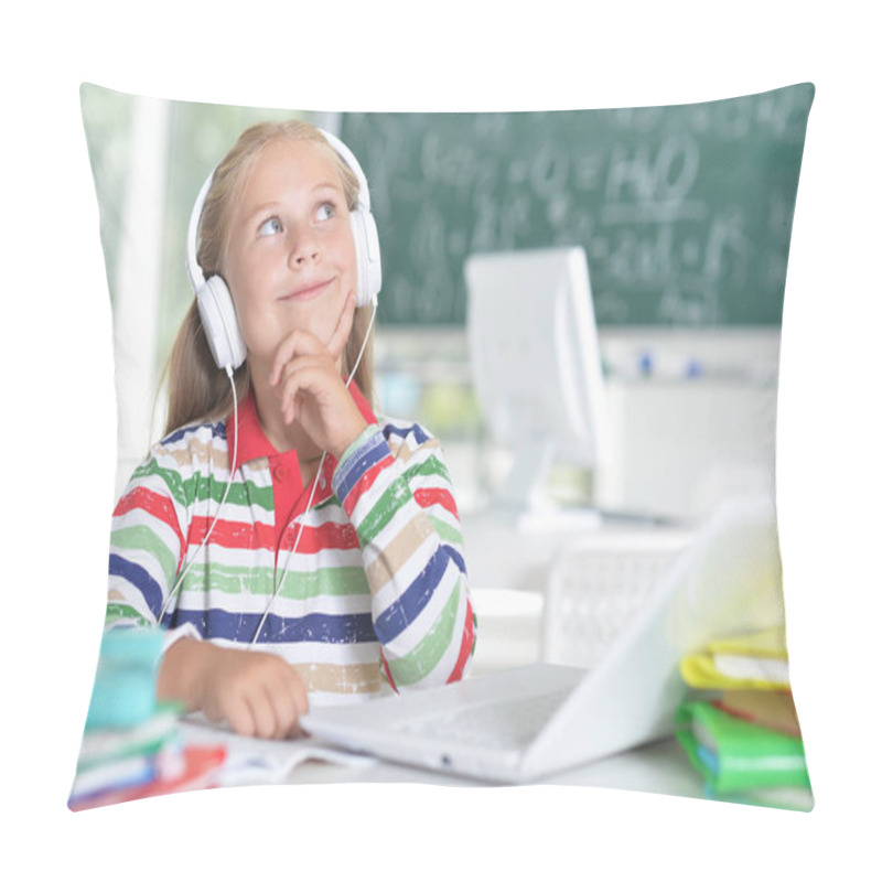 Personality  Cute Girl Using Laptop Pillow Covers