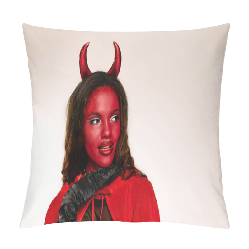 Personality  A Captivating Woman Dressed As A Devil Captures Attention With Her Striking Red Makeup And Costume. Pillow Covers