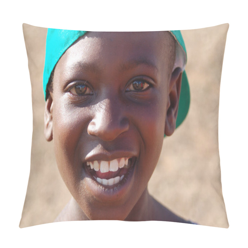 Personality  The Look Of Africa On The Faces Of Children - Village Pomerini Pillow Covers