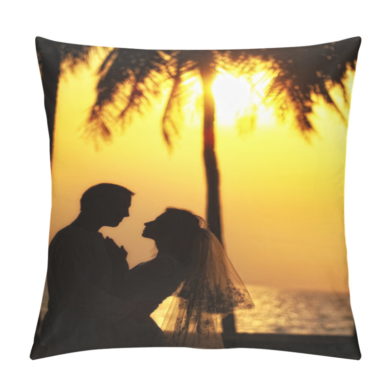 Personality  Wedding On A Sunset Pillow Covers