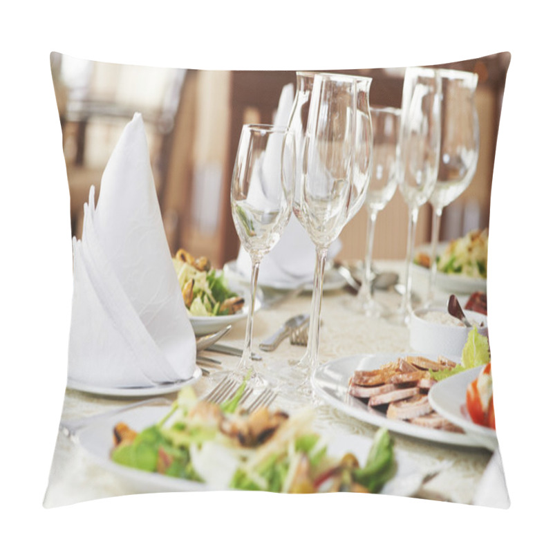 Personality  Catering Table Set Pillow Covers