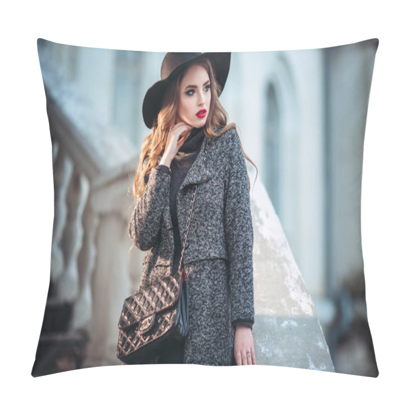 Personality  Young Beautiful Girl With Perfect Make-up, Red Lips, Wearing A Black Hat And Grey Coat, Black Dress, Posing In Evning City. Pillow Covers