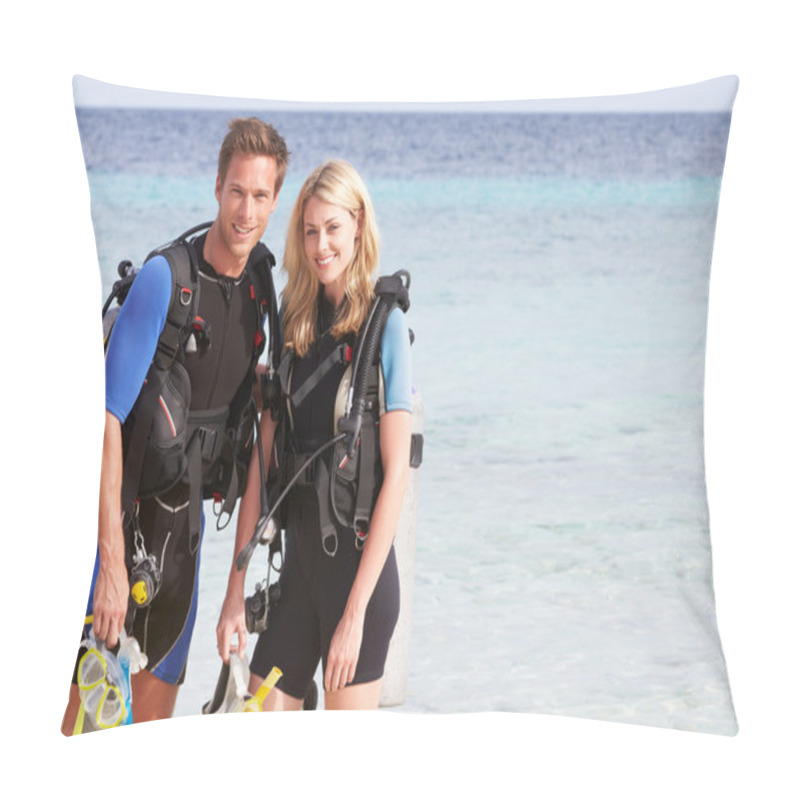 Personality  Couple With Scuba Diving Equipment Enjoying Beach Holiday Pillow Covers