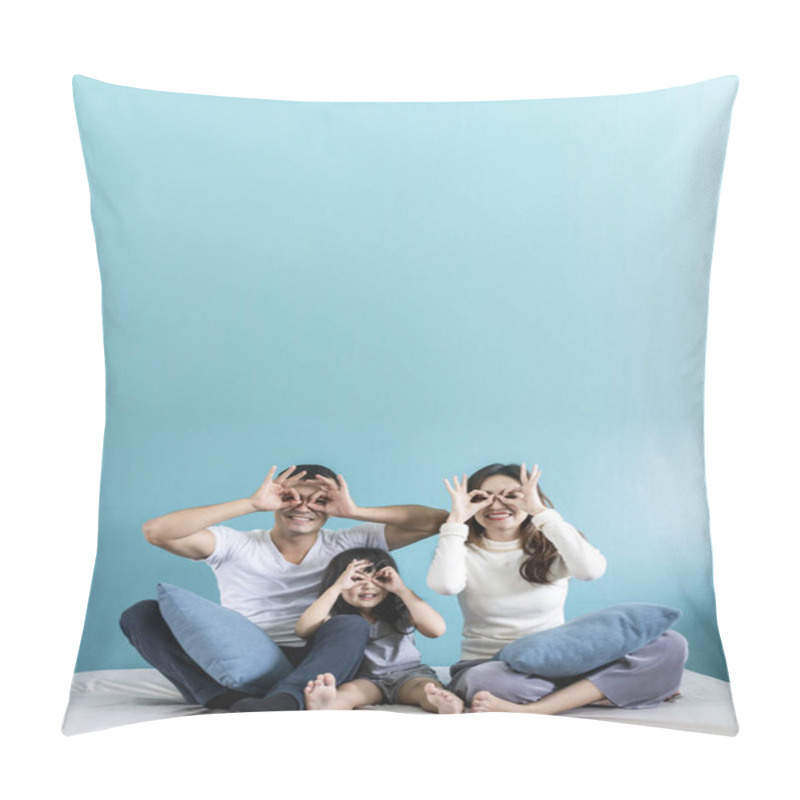 Personality  Exited Asian Family Mom Dad Daughter Happiness  Concept With Hand Pose With On White Bed Home Background Pillow Covers