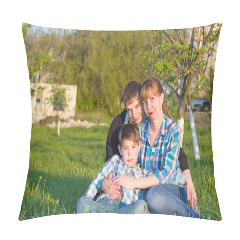 Personality  Family Sitting On The Grass In The Park Pillow Covers