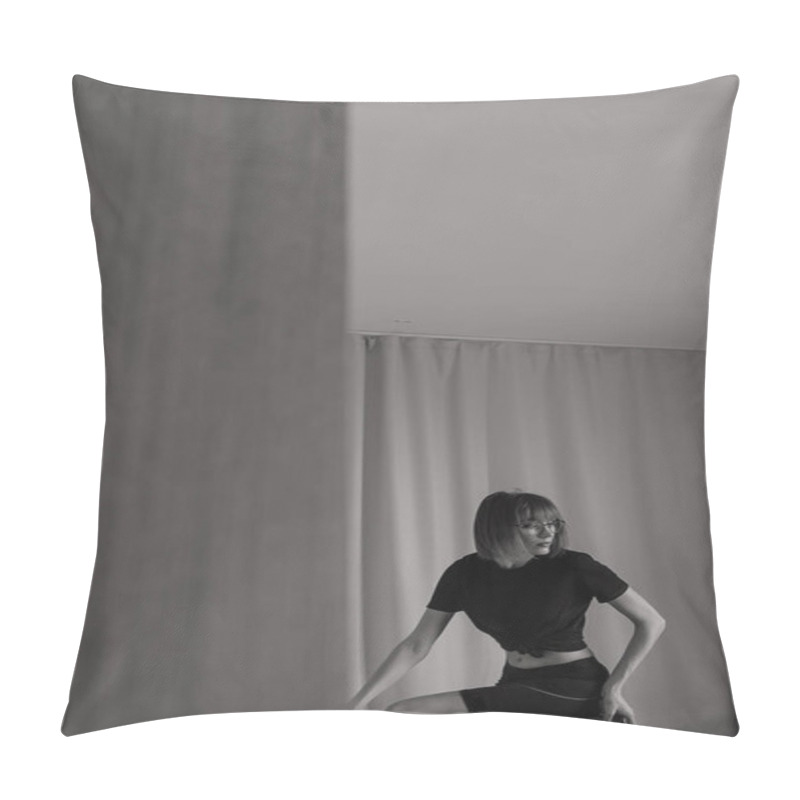 Personality  A Girl With A Beautiful And Thin Figure Of European Appearance Pillow Covers