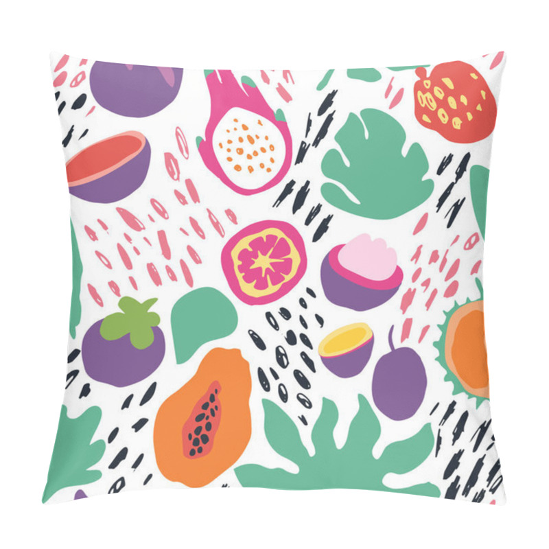 Personality  Minimal Summer Trendy Vector Tile Seamless Pattern In Scandinavian Style. Exotic Fruit Slice, Plant Leaf And Abstract Elements. Textile Fabric Swimwear Graphic Design For Print Isolated On White. Pillow Covers