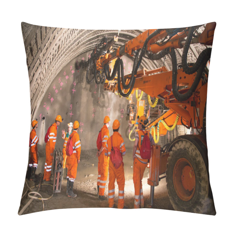 Personality  Tunnel Piperoof Grouting Pillow Covers