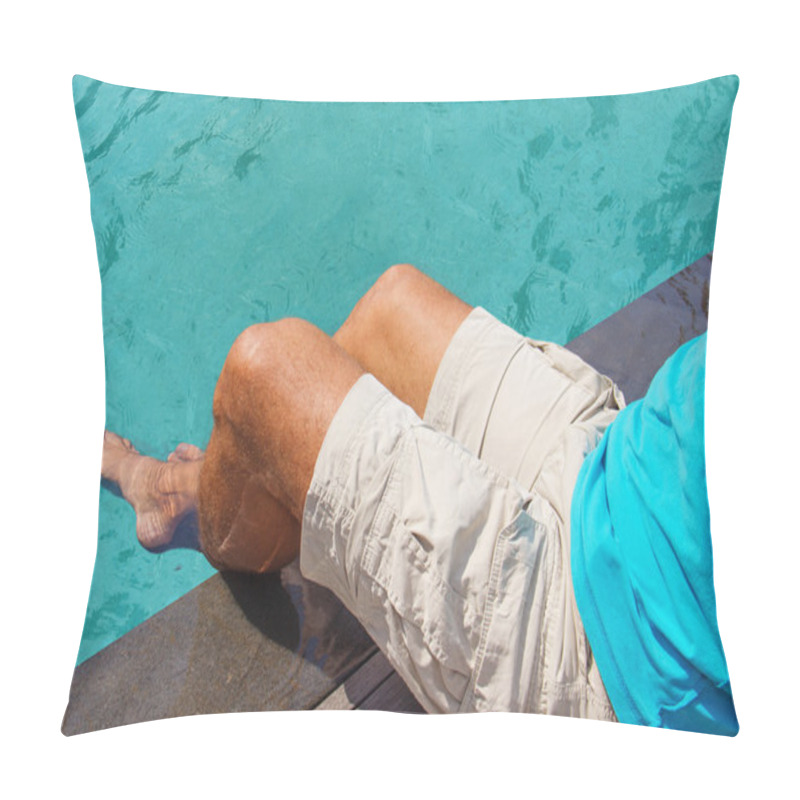 Personality  Men's Feet In The Turquoise Water Pillow Covers