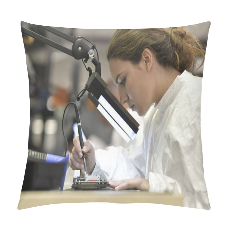 Personality  Young Woman Apprentice Working In Microelectronics Lab Pillow Covers