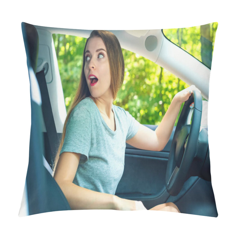 Personality  Young Woman Backing Up In A New Car Pillow Covers