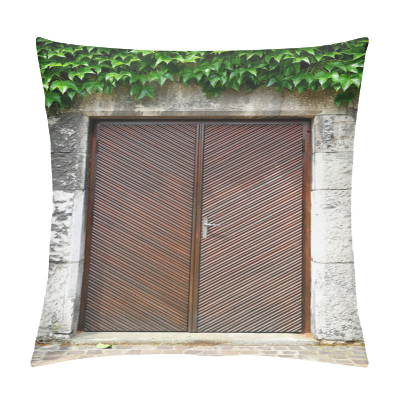 Personality   Background Vertical Brown Textured Striped Diagonally Old Wooden Double Door With A Metal Handle In A Wall Of Gray Stone With Green Climbing Plants With Small Leaves On Top And Bottom Of The Stone Pavement Pillow Covers