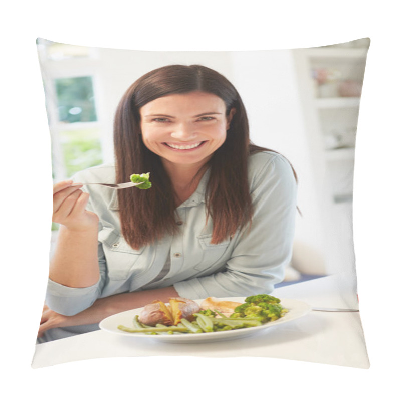 Personality  Woman Eating Healthy Meal Pillow Covers