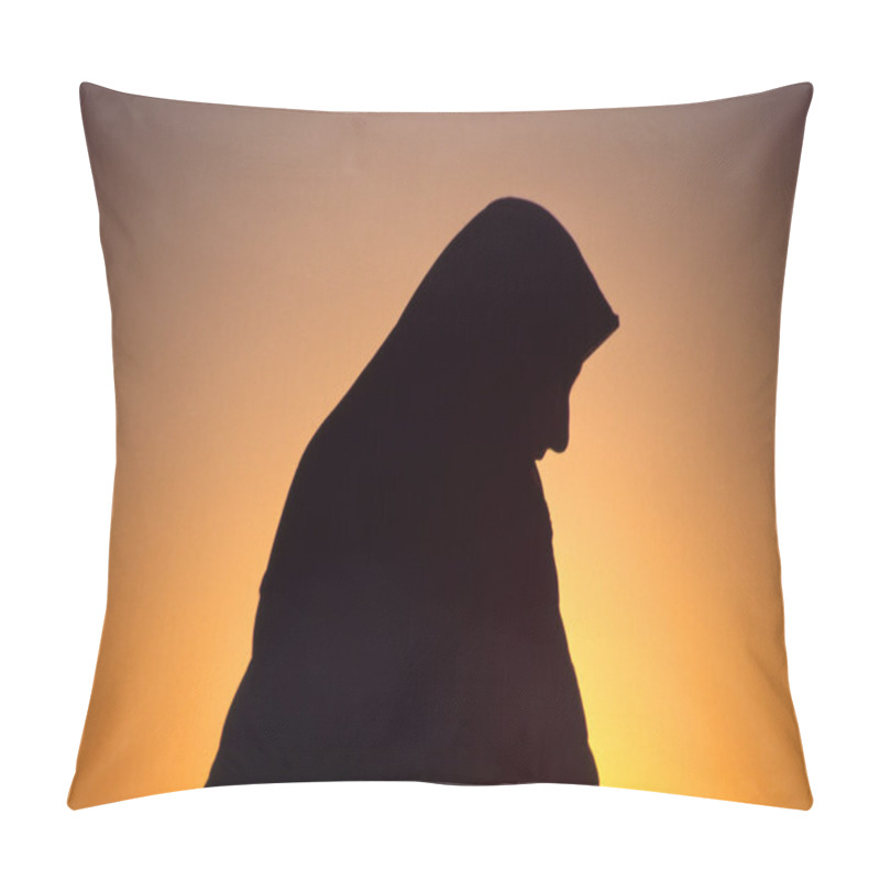 Personality  Arab Woman With Veil Pillow Covers