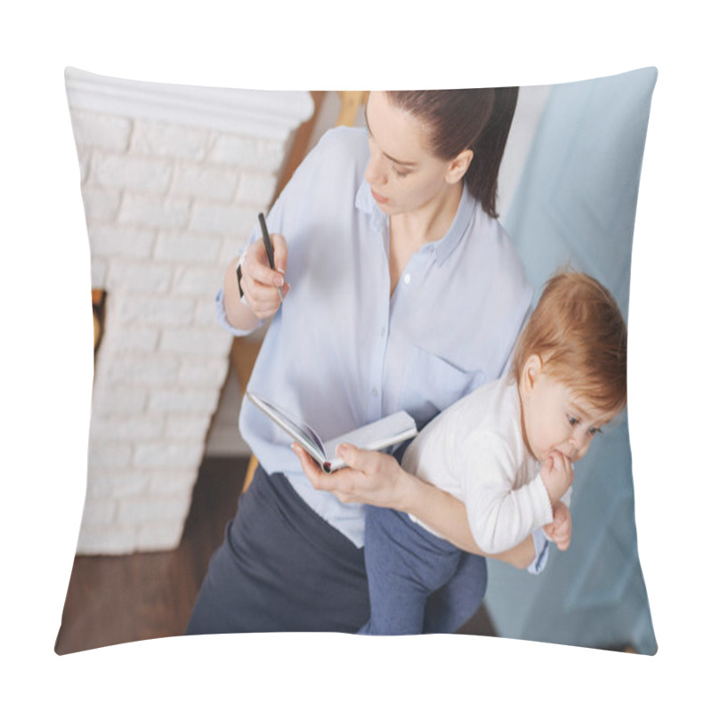 Personality  Young Mother Working On Schedule Pillow Covers