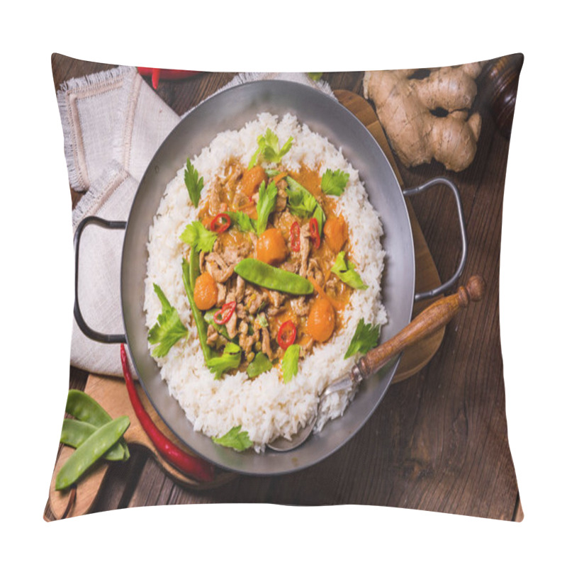 Personality  Wok Pan With Meat Strips And Vegetables Pillow Covers