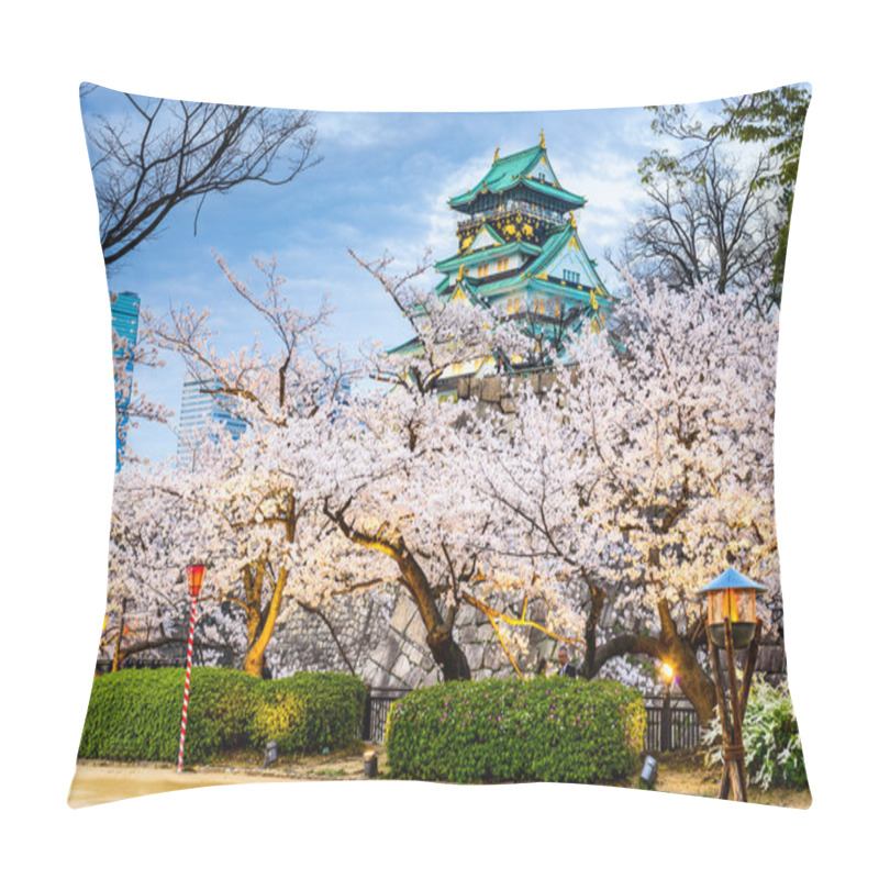 Personality  Osaka Castle In Spring Pillow Covers