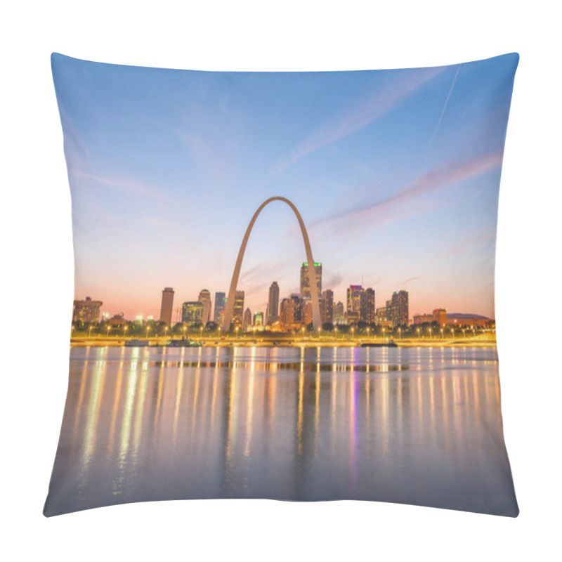 Personality  St. Louis, Missouri, USA Downtown Cityscape With The Arch And Courthouse At Dusk. Pillow Covers