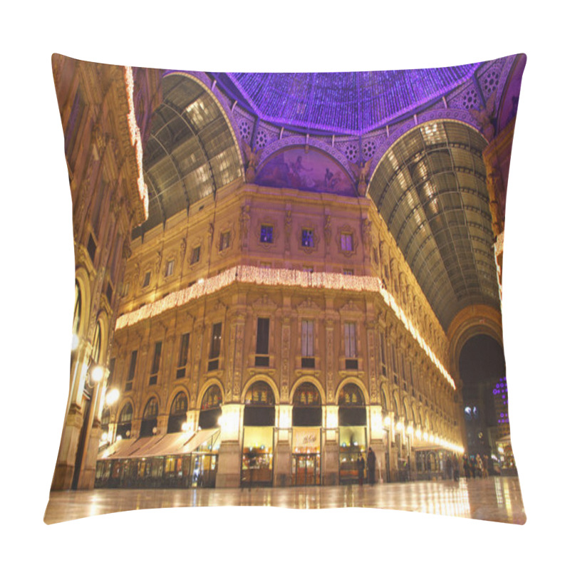 Personality  Galleria Vittorio Emanuele In Milan, Italy Pillow Covers