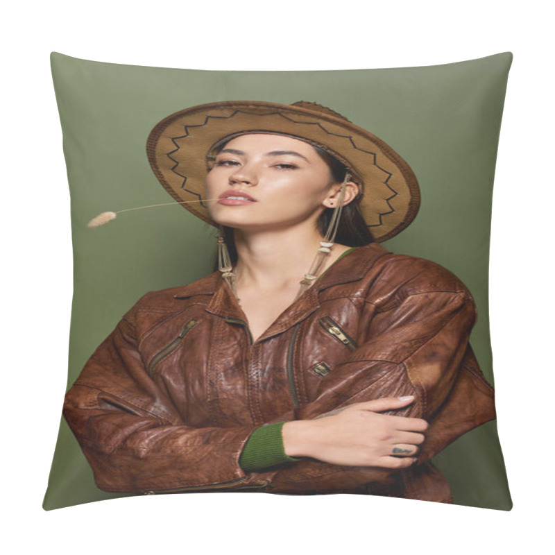 Personality  Brunette Woman Poses Stylishly In A Brown Leather Jacket And Hat Against A Green Backdrop. Pillow Covers