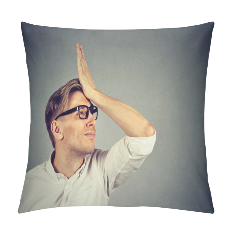 Personality  Silly Man Slapping Hand On Head Having Duh Moment Pillow Covers