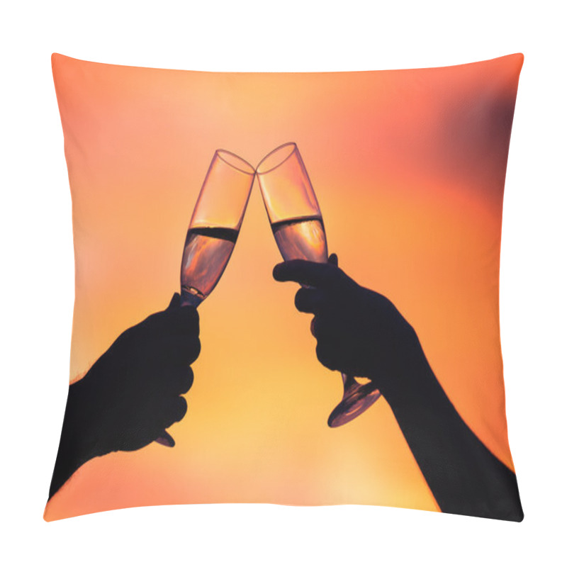 Personality  Silhouette Of Couple Drinking Champagne At Sunset Pillow Covers