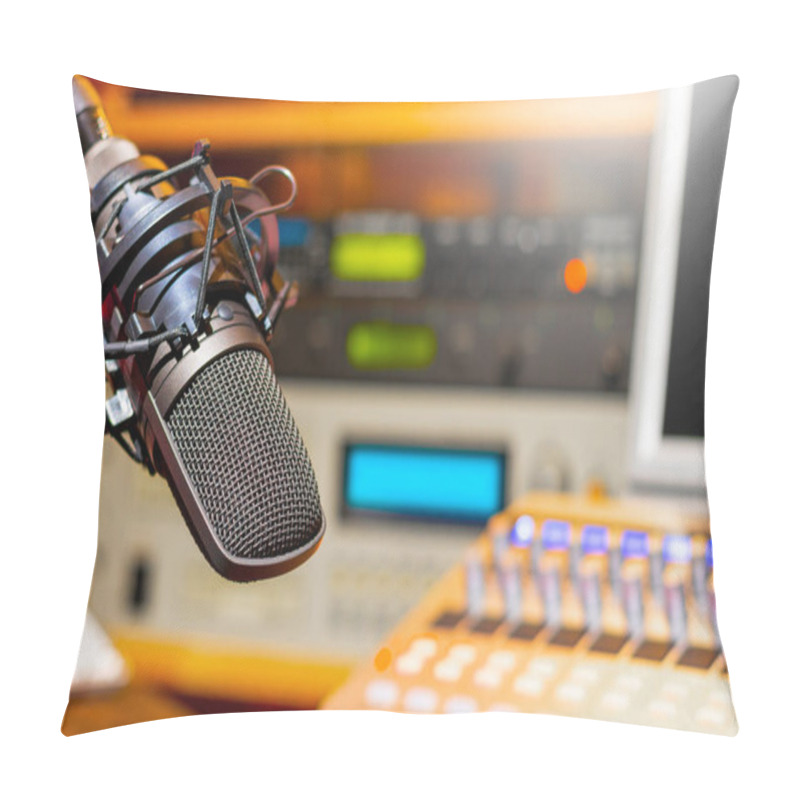 Personality  Microphone In Radio Broadcasting, Podcast, Voice Acting Studio Pillow Covers