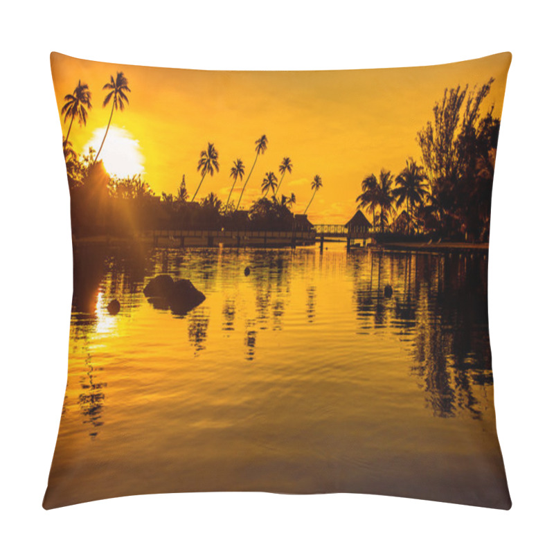 Personality  Sunset In Tropical Paradise With Palm Trees Pillow Covers