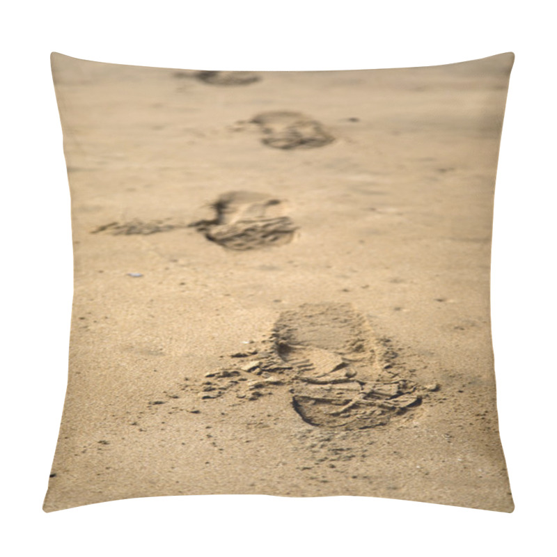 Personality  View Of Footprints On The Sand Pillow Covers