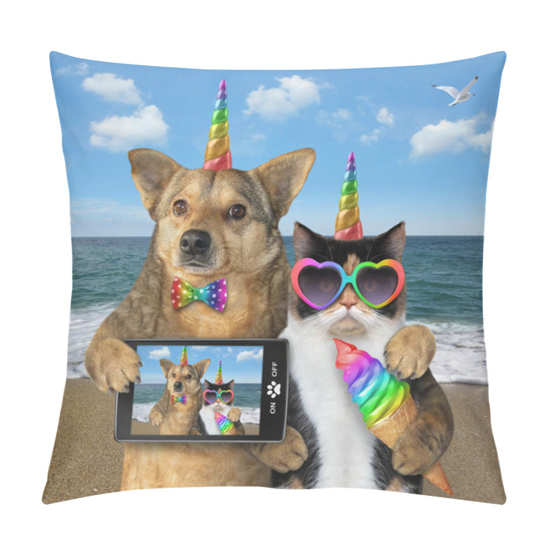 Personality  Dog With A Cat On The Beach Together Pillow Covers