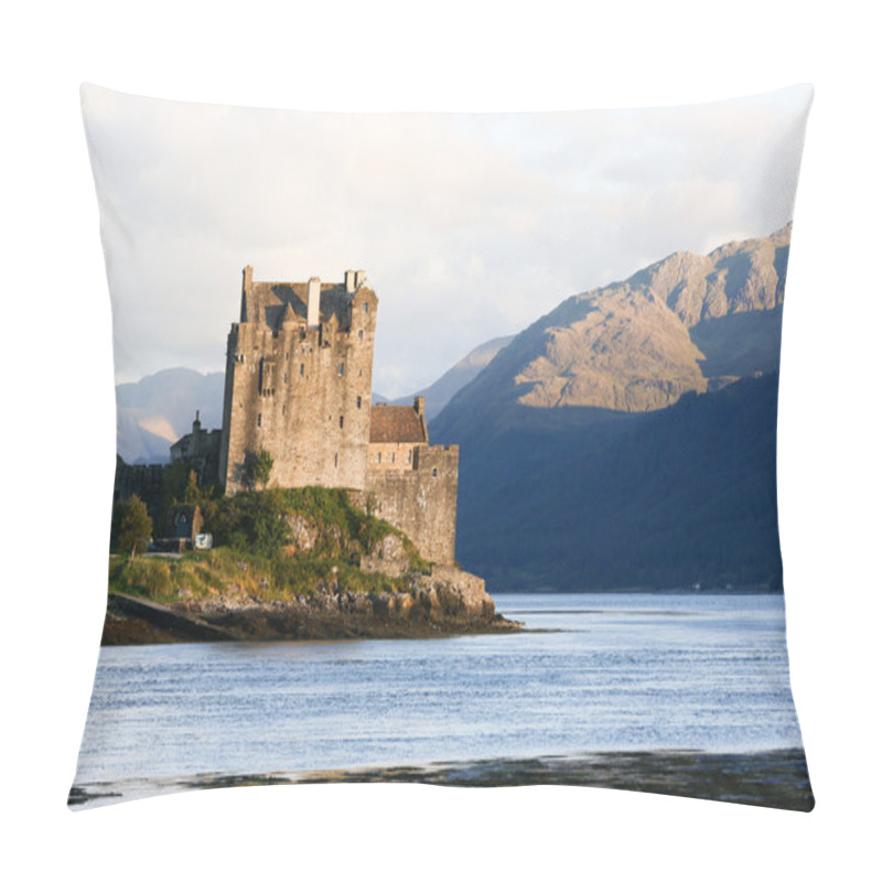 Personality  Eilean Donan Castle Pillow Covers