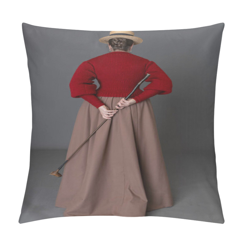 Personality  A Victorian Woman Wearing A Golfing Ensemble And Holding A Golf Club Against A Studio Backdrop Pillow Covers