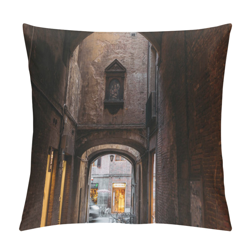 Personality  SIENNA, ITALY - 16 MAY 2016: Cafe In Archway In Historical Quarter Of Siena Pillow Covers